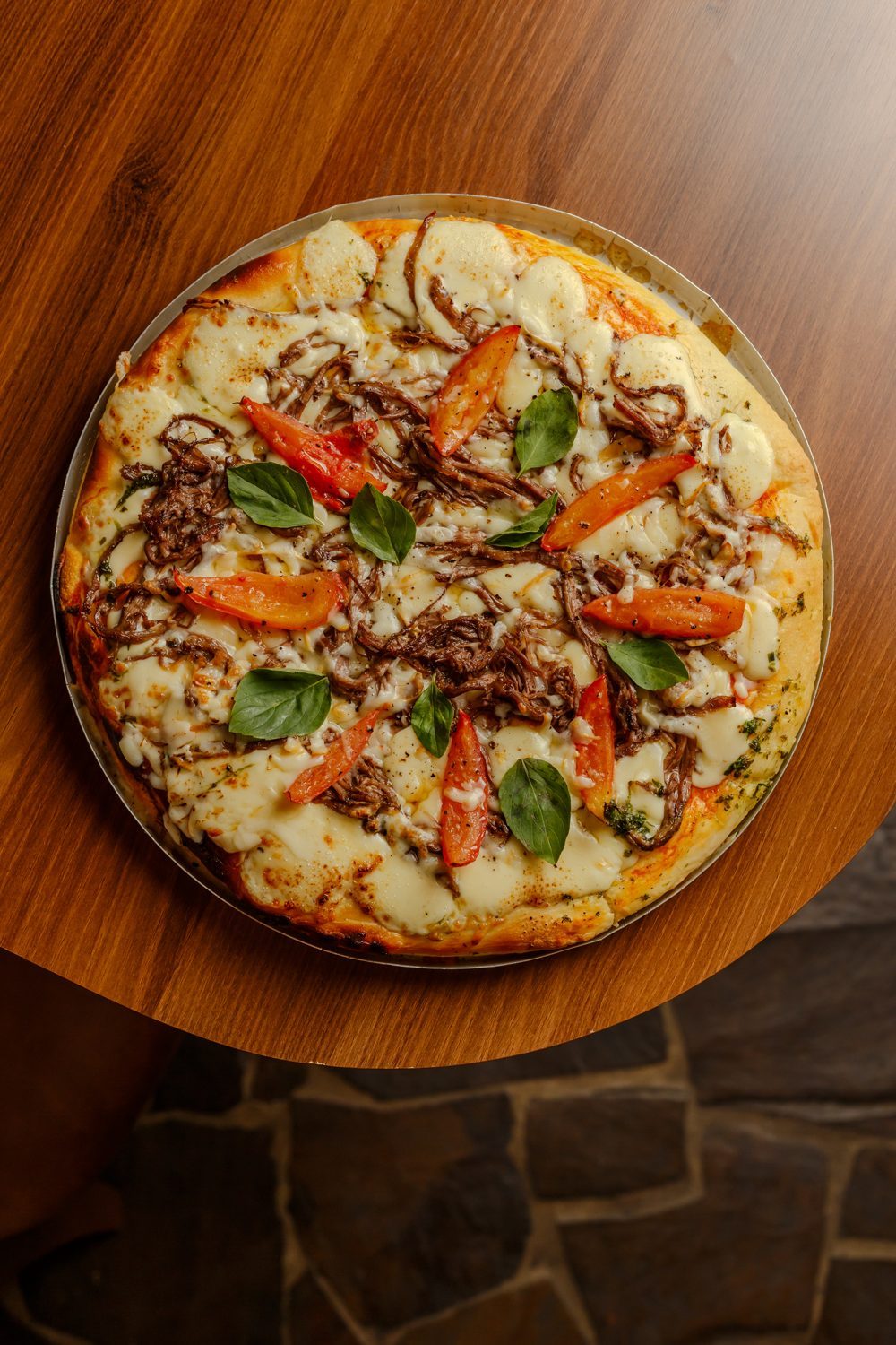 Pizza da Muzza rec&eacute;m servida